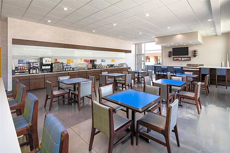 GLo Best Western Enid OK Downtown/Convention Center Hotel