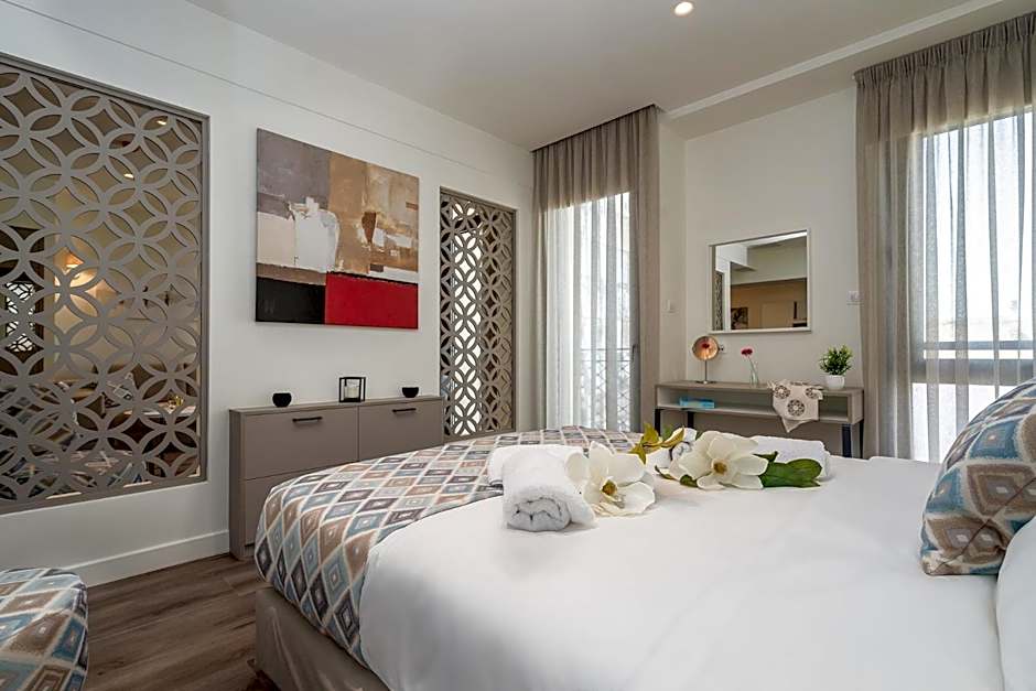 Urban Nest - Suites & Apartments