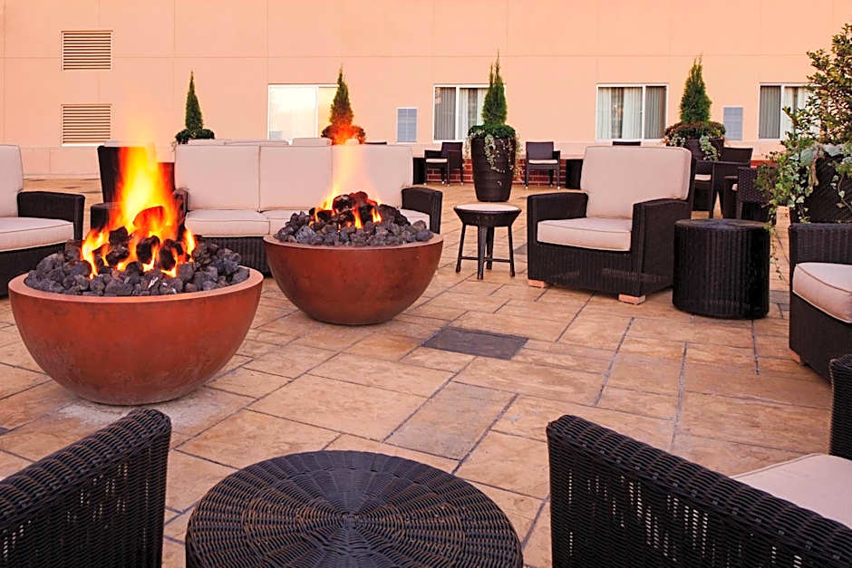 Courtyard by Marriott Fort Wayne Downtown at Grand Wayne Convention Center