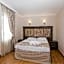Moonshine Hotel & Suites