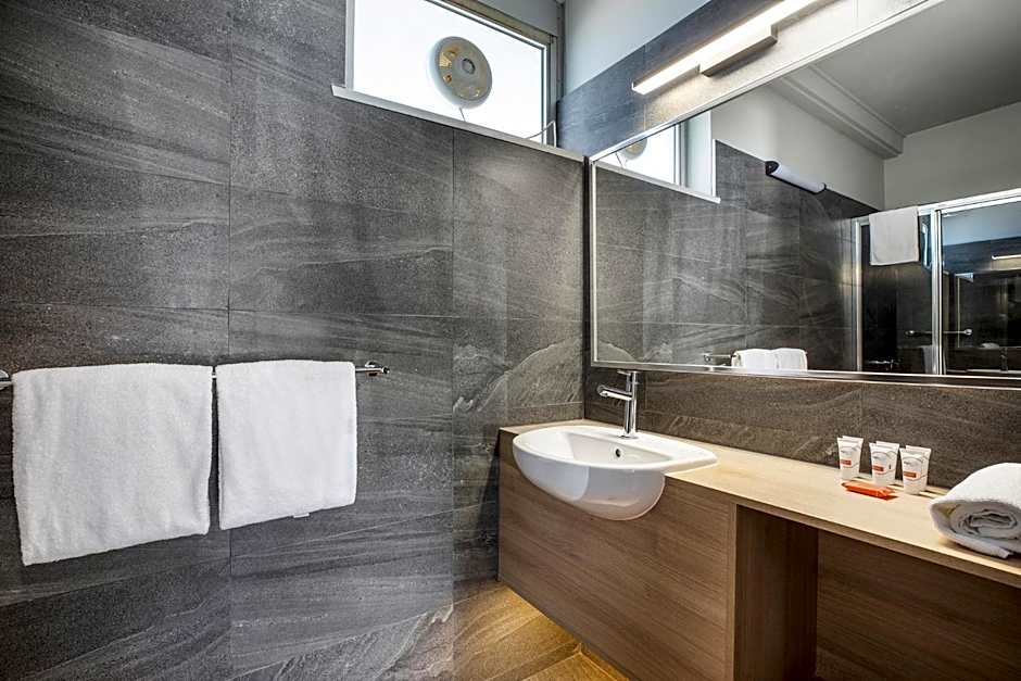 Nightcap at Sandbelt Hotel