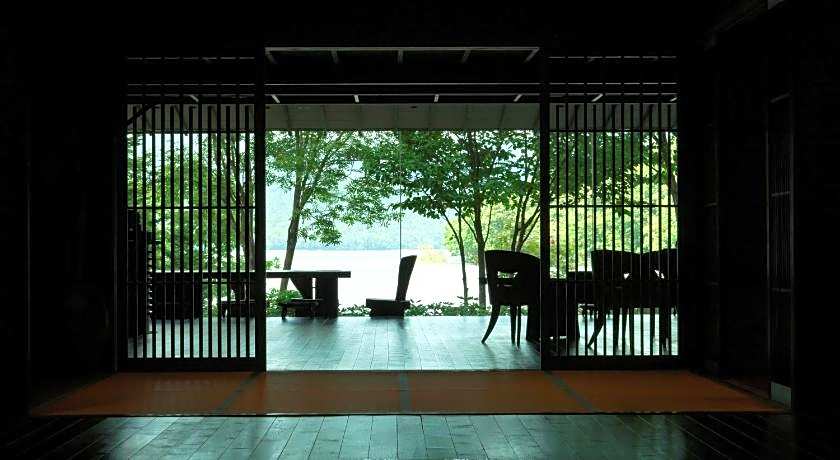 Akan Tsuruga Bessou Hinanoza