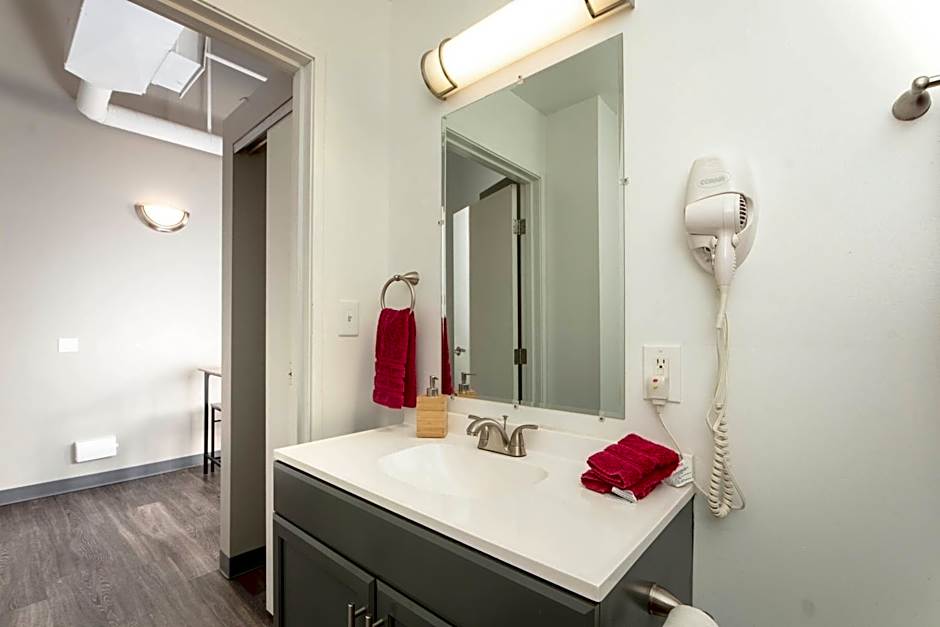 Renu Denver - Relax, Revive, Renew