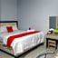 RedDoorz @ Hotel Grand Aulia Majene
