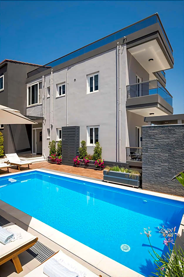 Sun Ray Luxury Aparthotel