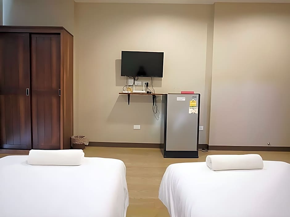 Chompu Nakarin Apartment