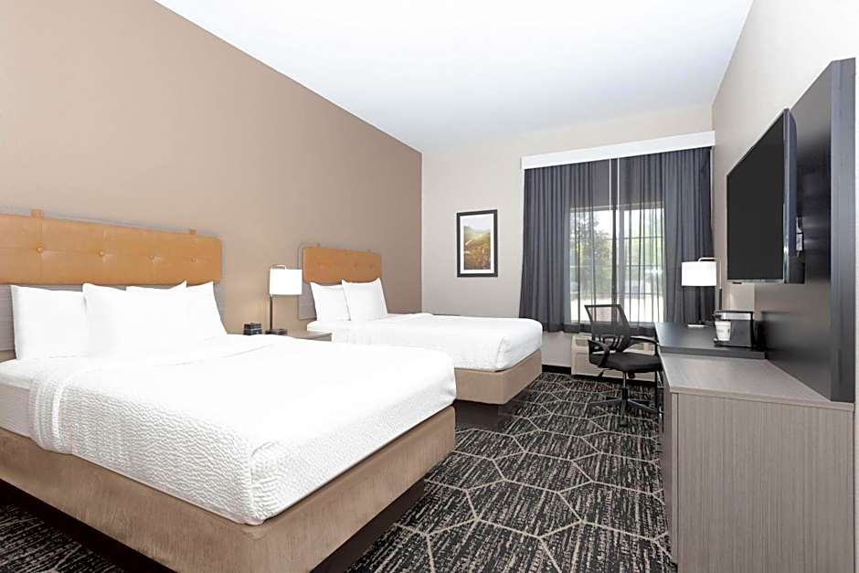 La Quinta Inn & Suites by Wyndham Fairfield