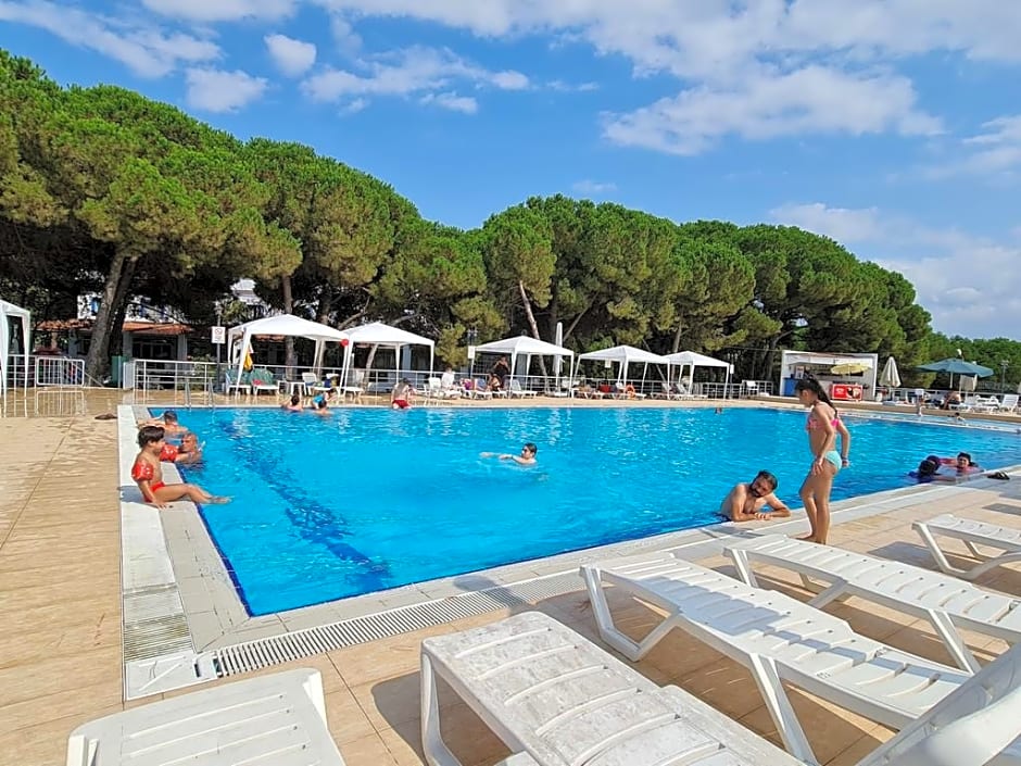 Sporköy Hotel & Beach Club