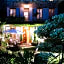La Porte Rouge - The Red Door Inn