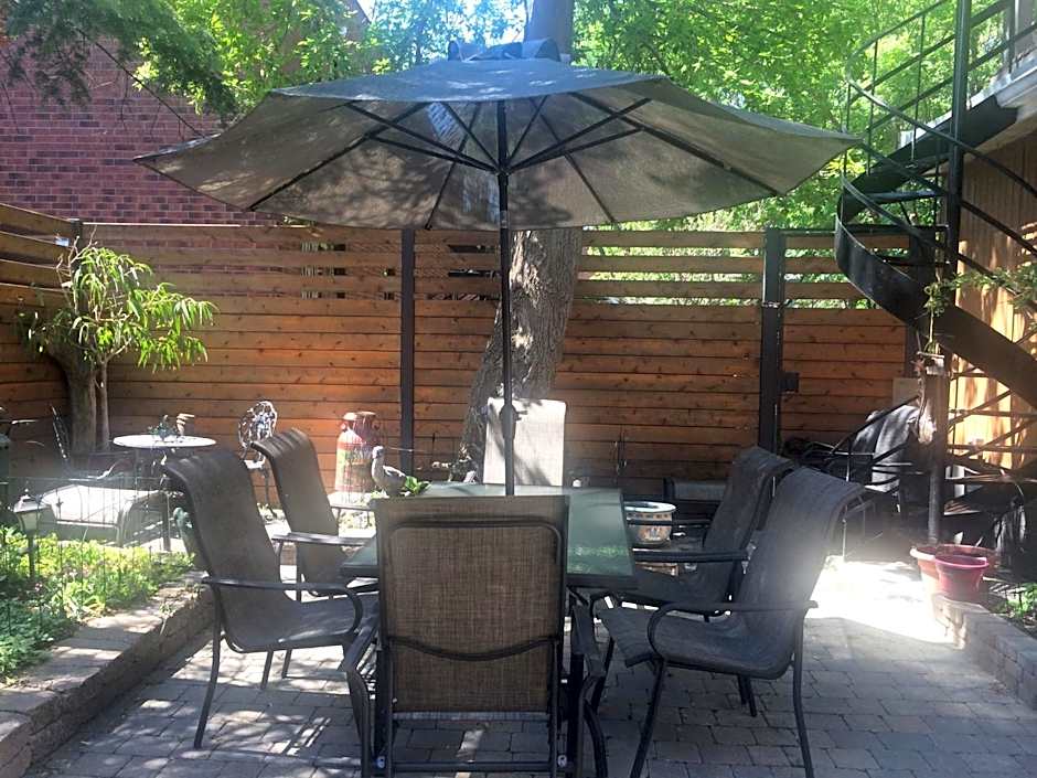 Maison Des Jardins B & B