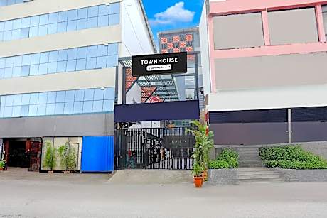 Townhouse Shivamogga Formerly Karthik Bhavan