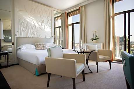 Deluxe Sea And Garden View Room With Balcony