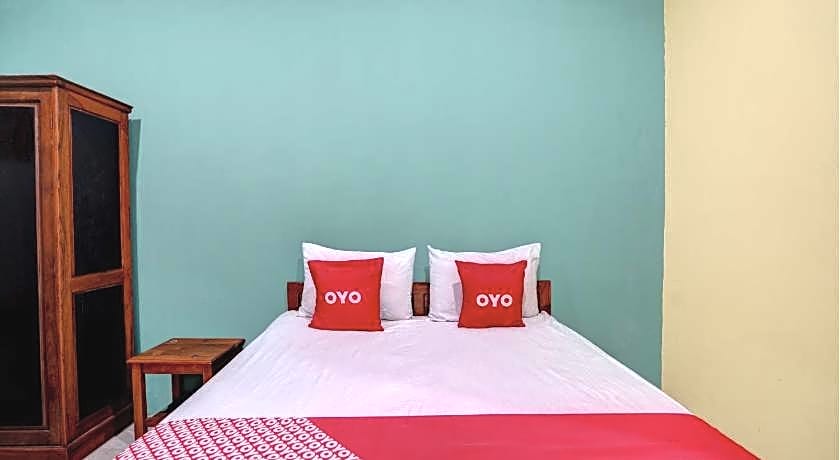 Hotel O Sahabat Syariah Near Plasa Telkom Bawean