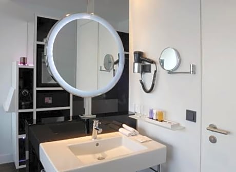 The INNSiDE Room - Twin bed