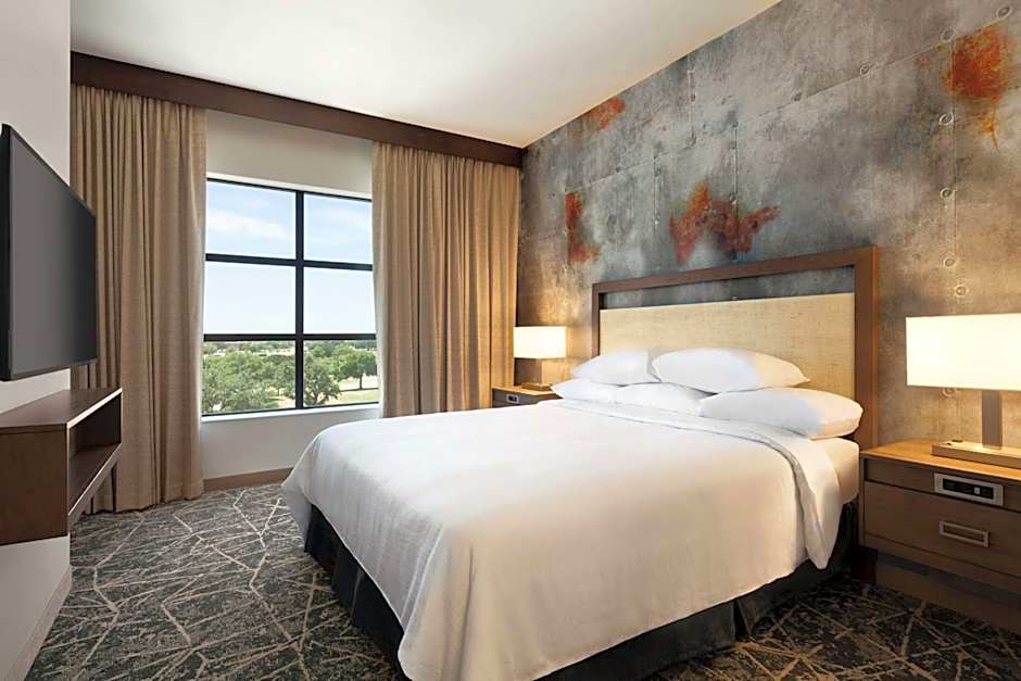 Embassy Suites By Hilton San Antonio Brooks Hotel - Spa
