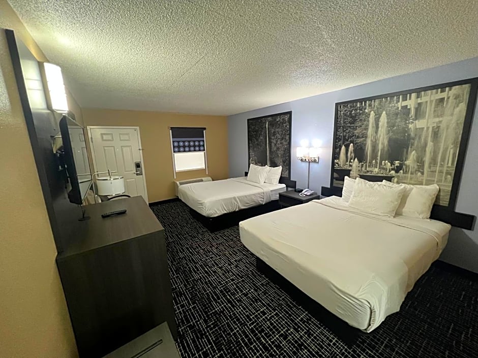 Super 8 by Wyndham Paducah I-24 Exit 4