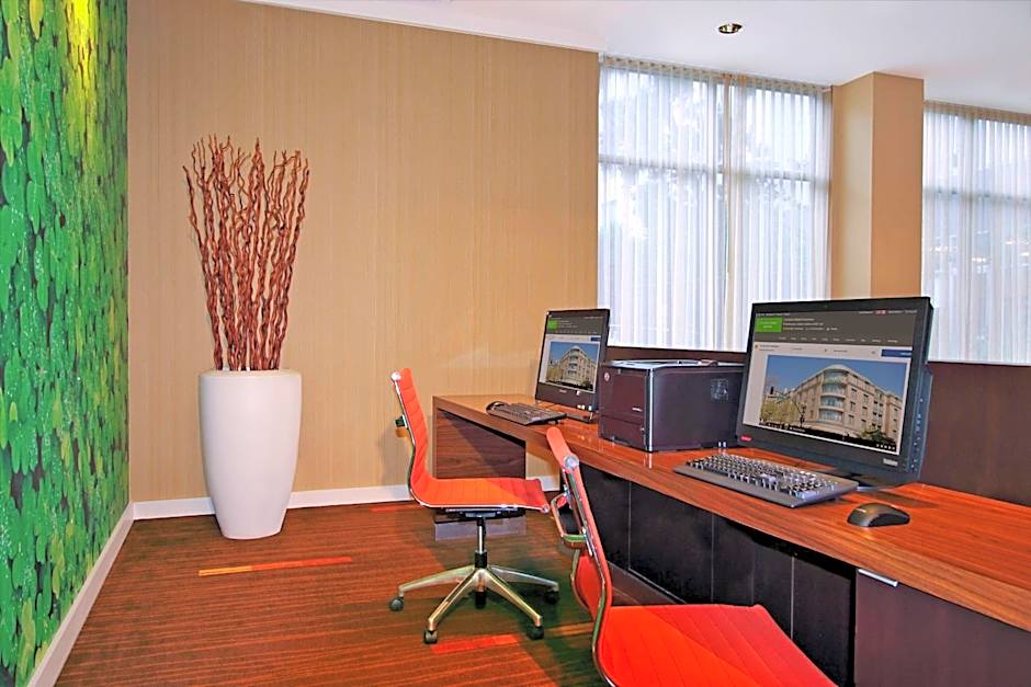 Courtyard by Marriott Oakland Downtown