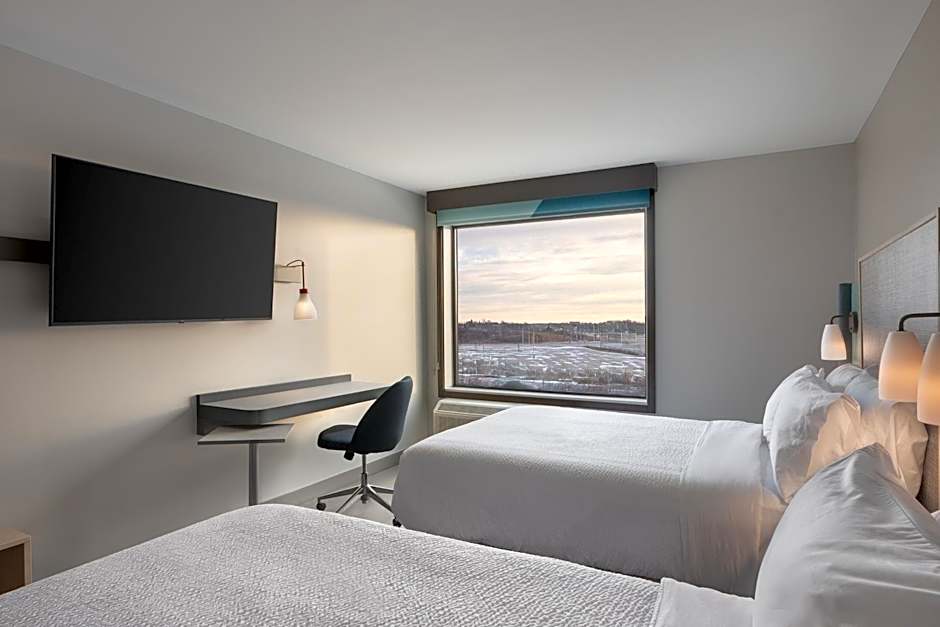 avid hotel Oak Creek By IHG