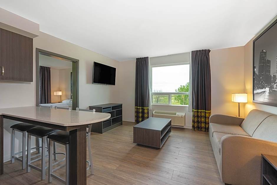 Super 8 by Wyndham Winnipeg East MB