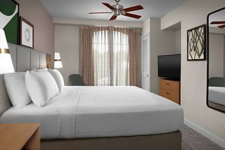 One-Bedroom King Suite