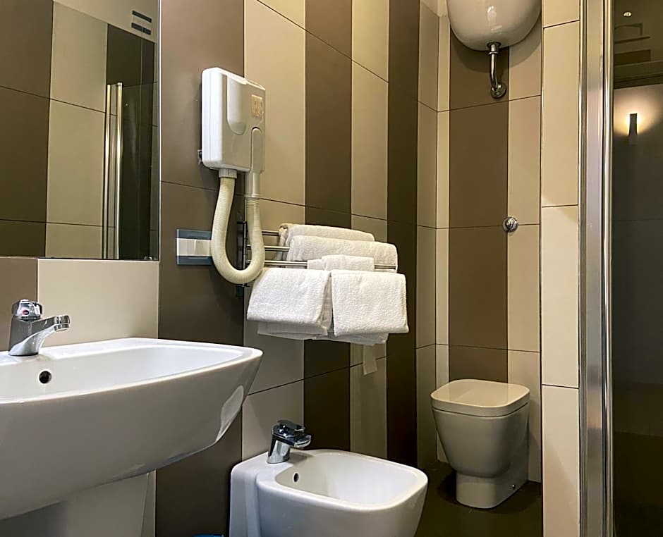 Up Hotel
