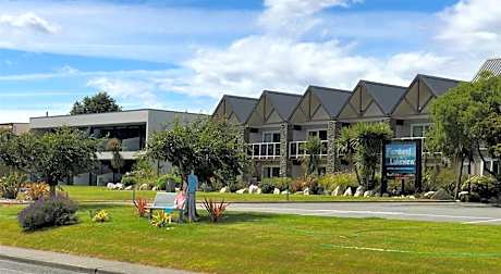 Fiordland Lakeview Motel and Apartments