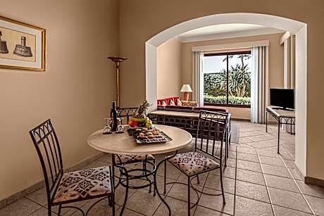 One-Bedroom Apartment, Twin Beds, Garden View QUAD