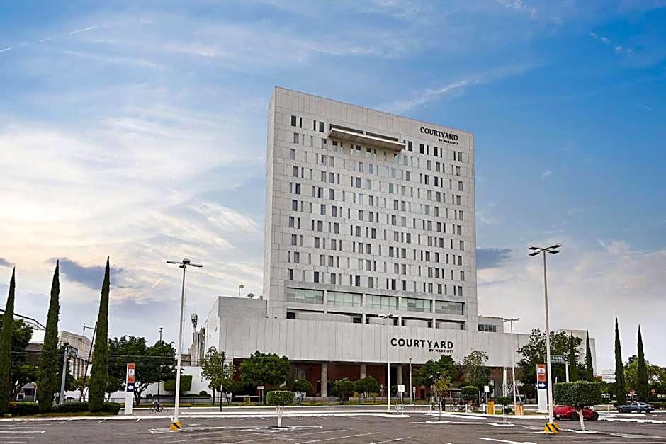 Courtyard by Marriott Leon at The Poliforum