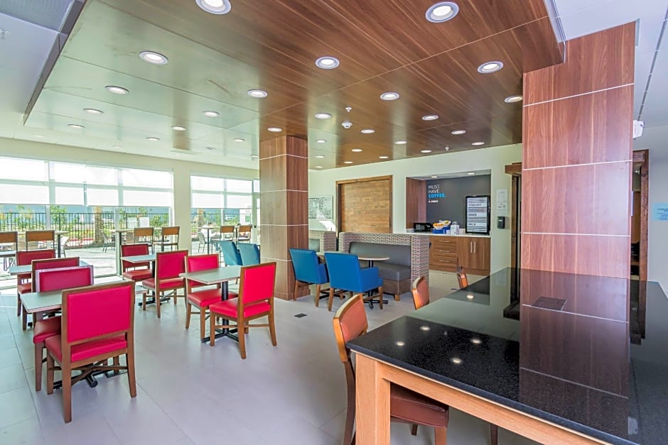 Holiday Inn Express & Suites Houston - North I45 Spring By IHG