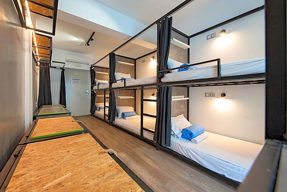 Bedbox Hostel