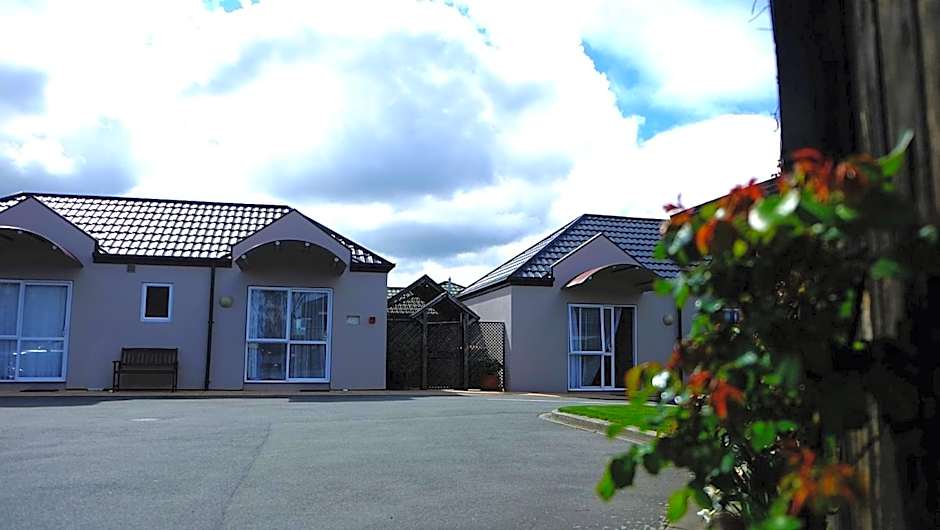 Airport Birches Motel