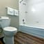 Econo Lodge Inn & Suites