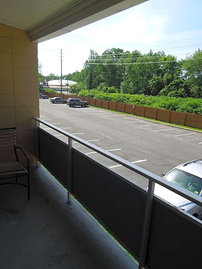 Crystal Inn - Neptune