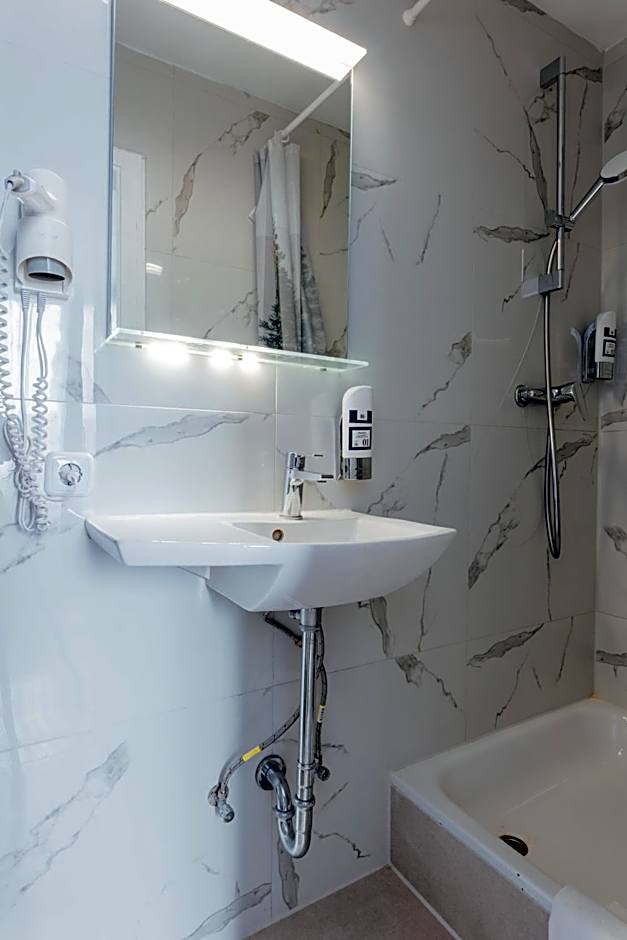 Hotel Hanseat Hamburg - Free Parking