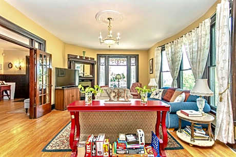 Redwood Bed and Breakfast