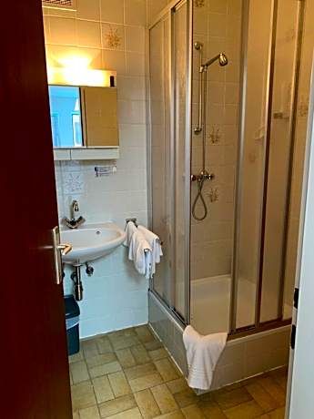 Standard Single Room with Shower