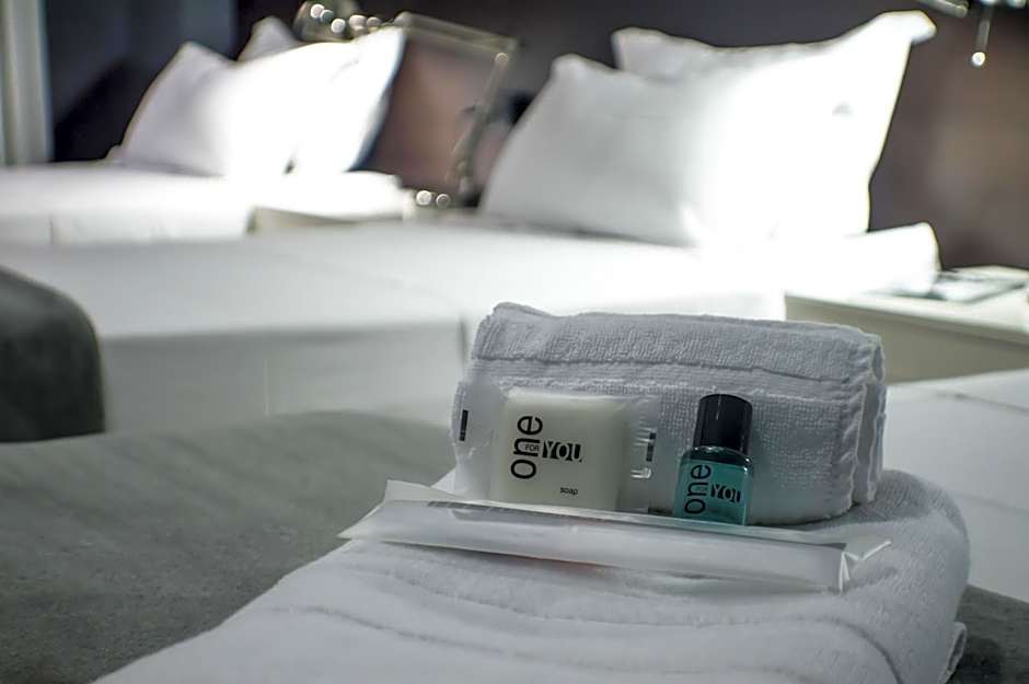 Quart Youth Hostel & Apartments