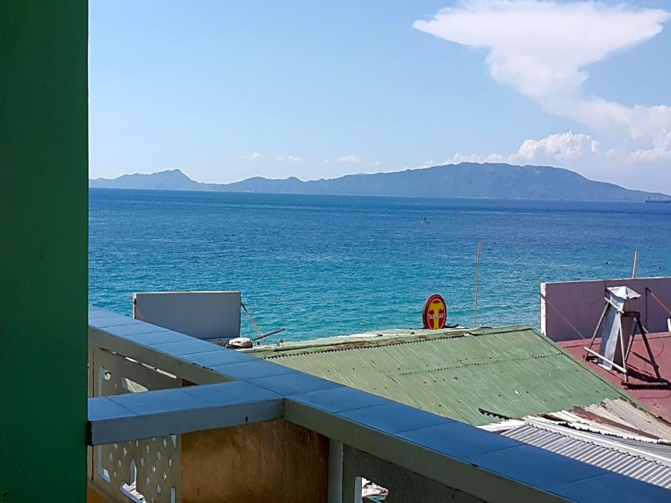 White Beach Hotel Puerto Galera powered by Cocotel