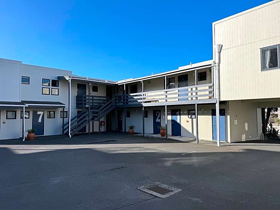 Wrights by the Sea Motel