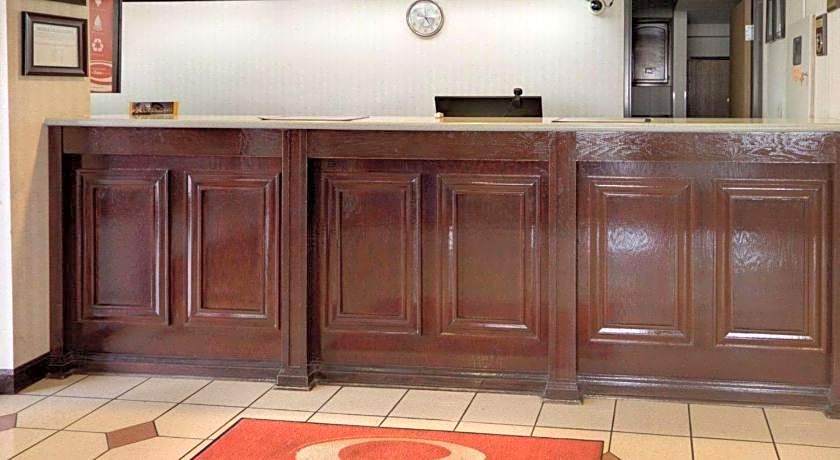 Econo Lodge Inn & Suites El Paso