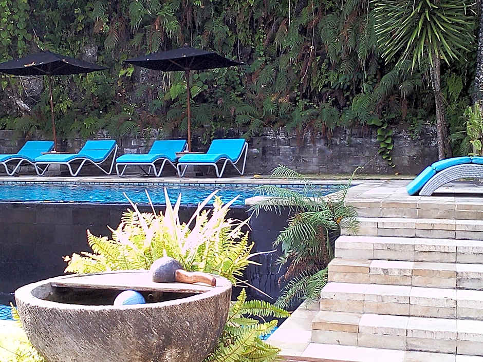 JavaCove Beach Hotel