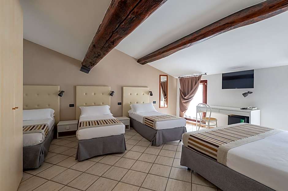 Hotel Mantegna Stazione, MantegnaHotels