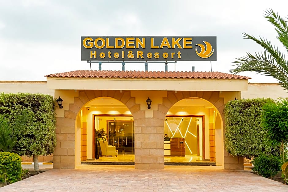 Golden Lake Marina Hotel