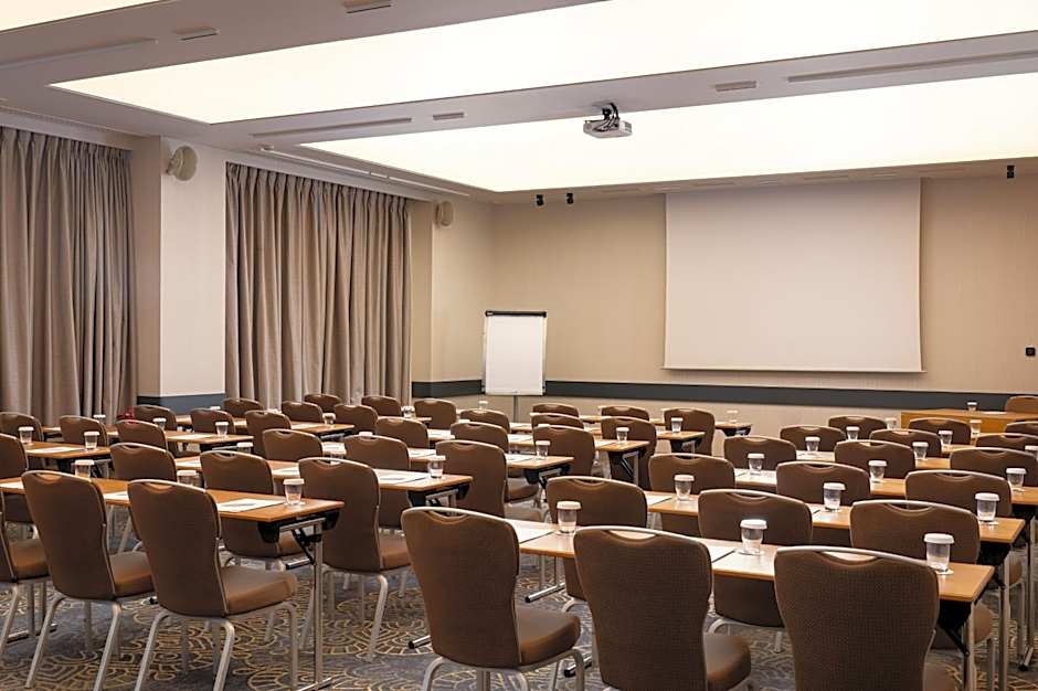 Holiday Inn Athens Attica Av Airport W. By IHG