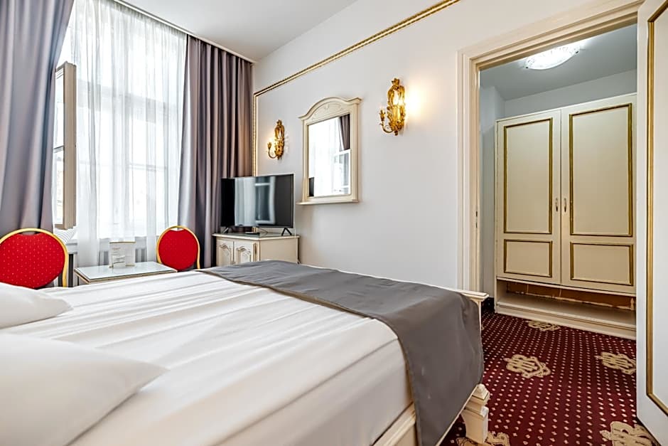 Hotel Imparatul Romanilor