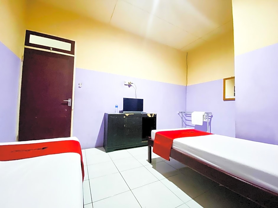 RedDoorz near Terminal Dangerakko Palopo