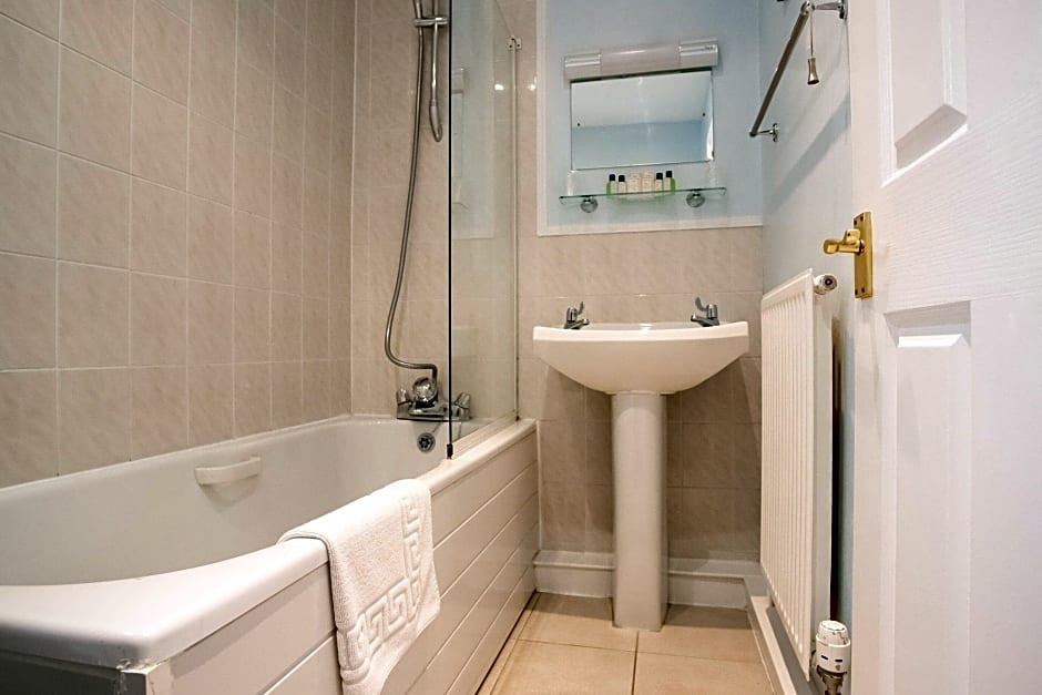 OYO Cliffemount Hotel