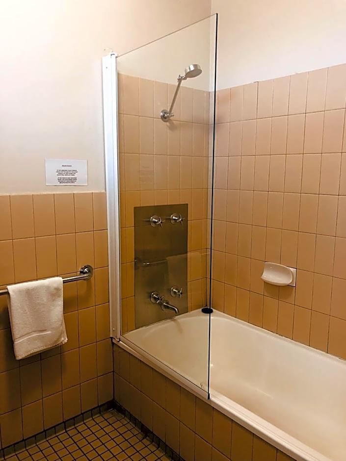 Main Lead Ballarat Motel