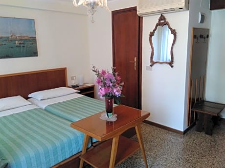 Basic Triple Room with Shower