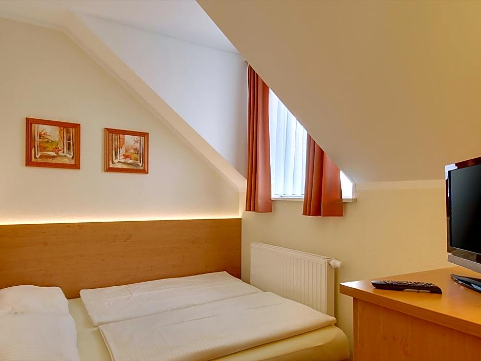 Hotel Kriemhild am Hirschgarten in Munich-Nymphenburg